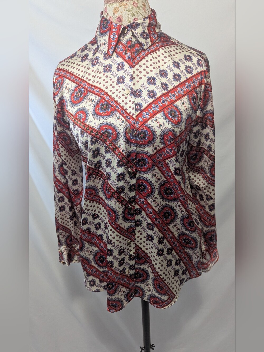 ZARA Women's Red Paisley Button-Up Blouse Size Small